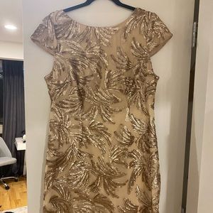 Adrianna Papell Gold Sequin cocktail dress